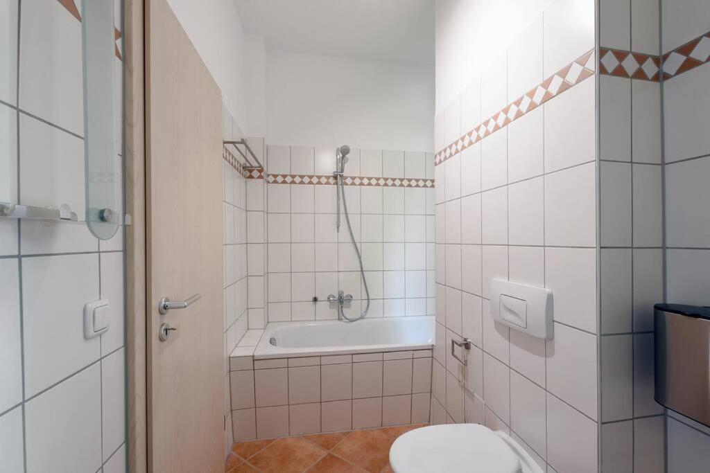 Stylish City Apartment In Zwickau Exterior foto